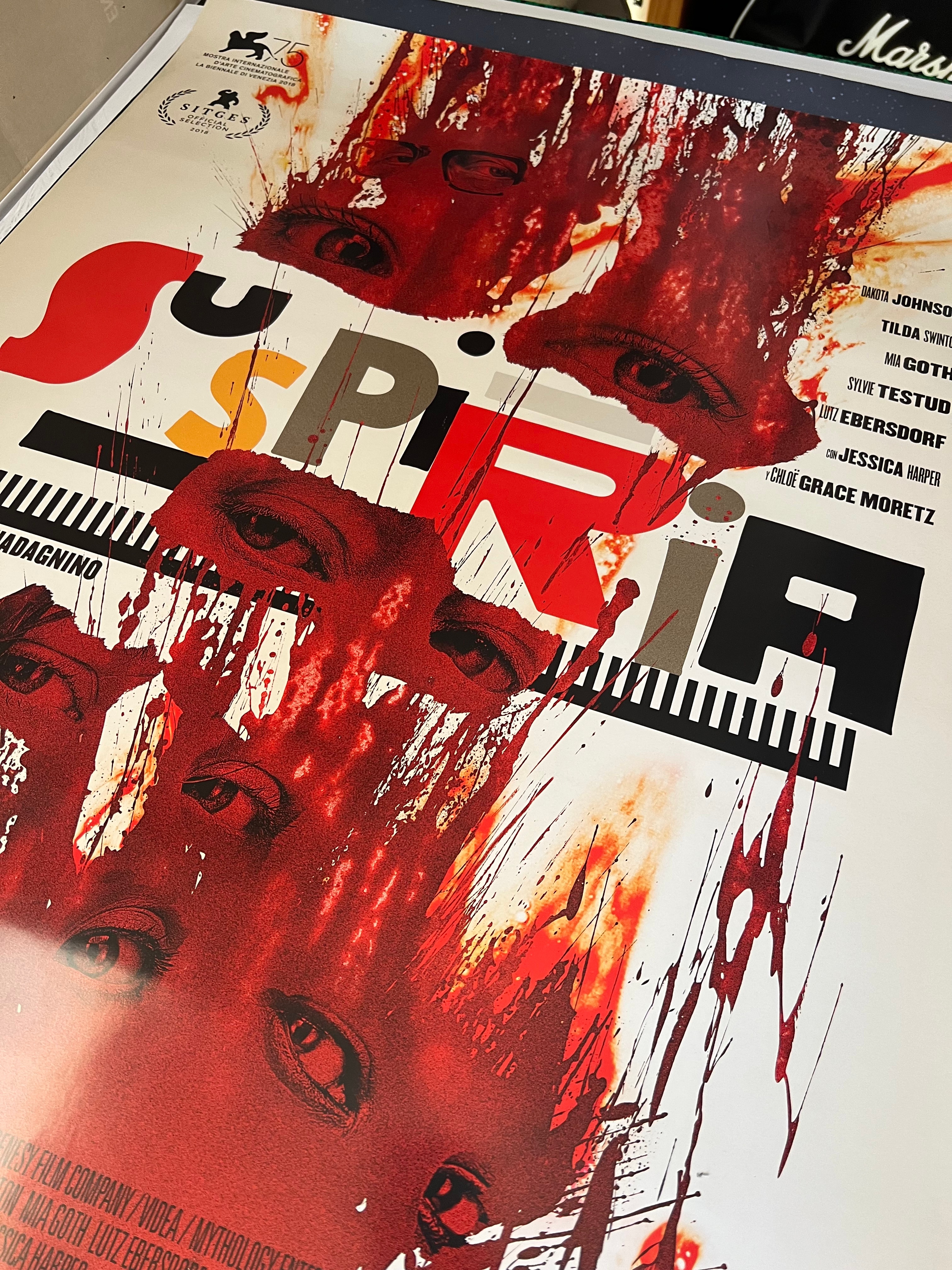 🖼️🎥 Suspiria (2018) — Cartel de cine «Próximamente» y un recuerdo imborrable de Sitges 2018